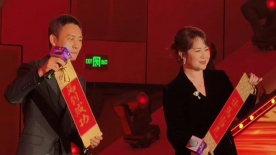 俄罗斯厕所偷拍